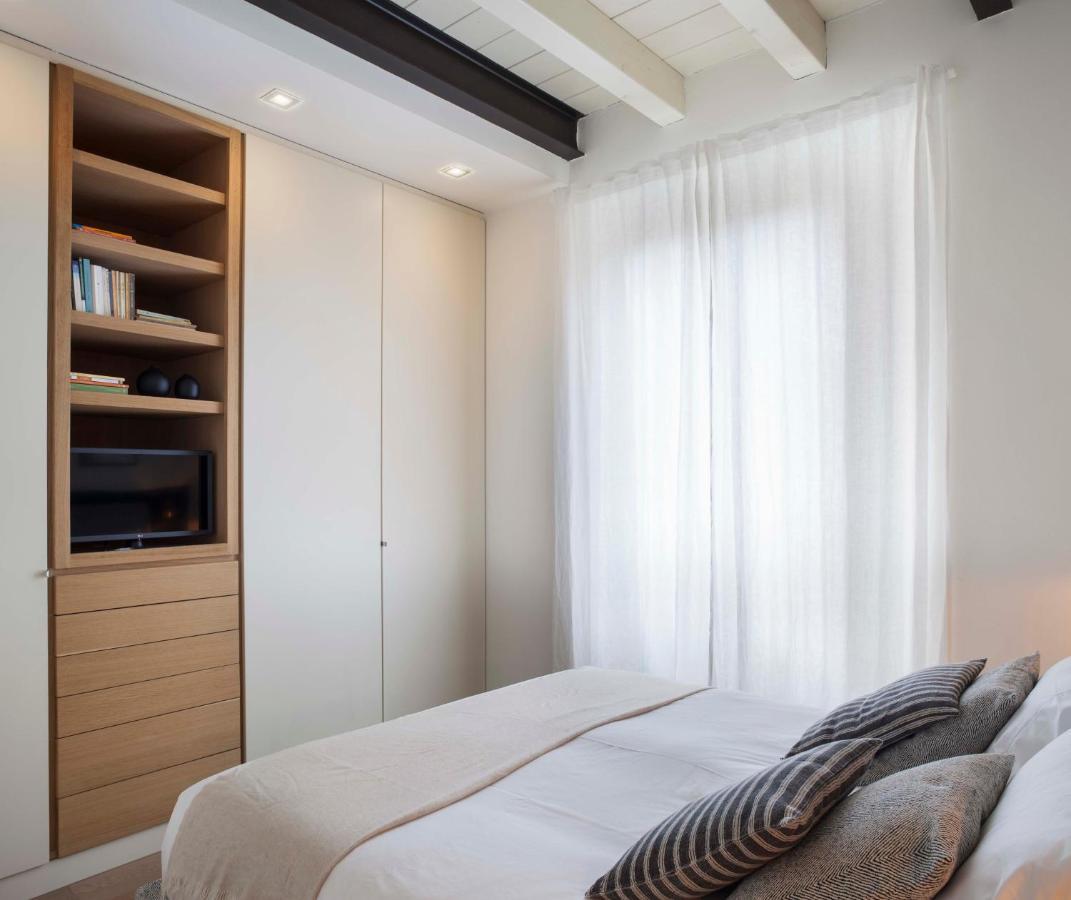 Lily Pads -Elegant Apartment- In The City Center Mailand Exterior foto