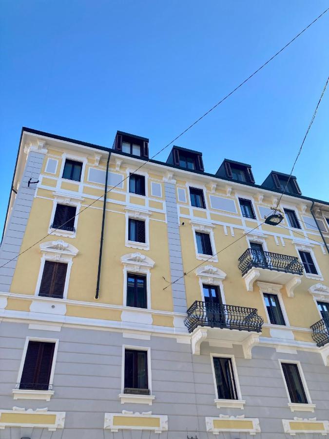 Lily Pads -Elegant Apartment- In The City Center Mailand Exterior foto